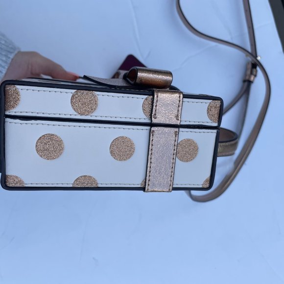 Kate Spade New York Crossbody Bag Wrapping Party Gift Box Bag Parchment Gold - Picture 8 of 13